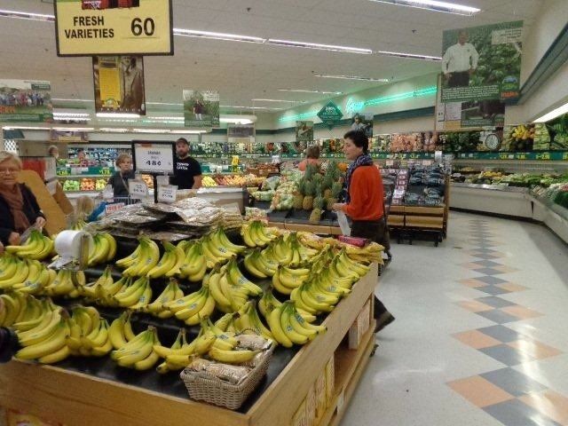 Presentatie van bananen in supermarkt in de VS.