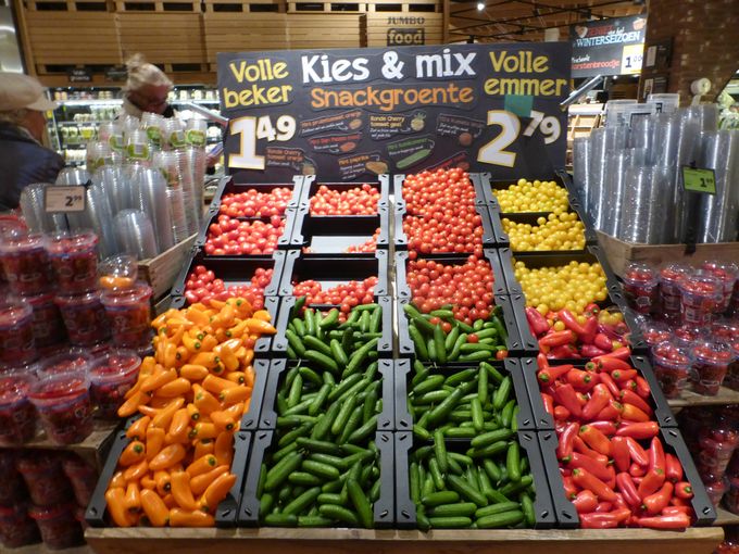 We adviseren om bij de verkoop van groenten veel aandacht te geven aan de kleurcombinatie. 