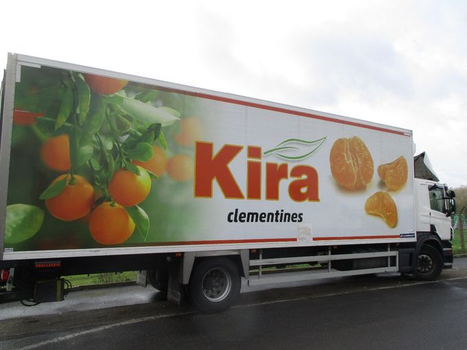 Mooie promotie voor de kwaliteit clementines van Kira .
Invoerder Van lier Brussel.