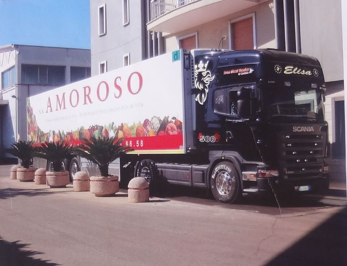Mooie wagen gezien van Invoerder Amoroso uit Brussel in Italië.