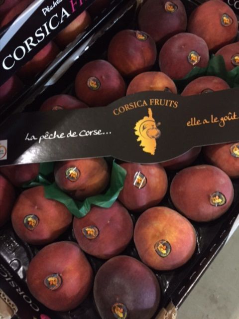 Mooie maar vooral ook, lekkere, sappige perziken uit Corsica.
Groothandel is Bouvry in Brugge. Dit is echt fruit op de boomgerijpt. Deze moeten niet na gerijpt worden om dan kunnen verkocht te worden.
