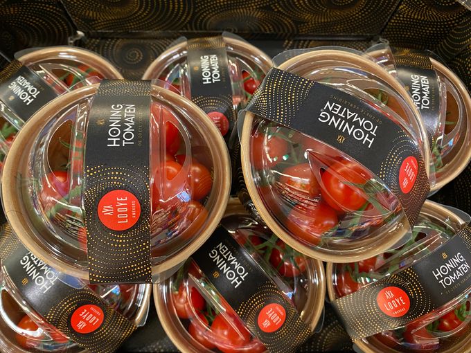 Deze mini Honing tomaat komt uit Nederland en is de duurste mini tomaat op de markt. ja sommige klanten kopen het duurste artikel. 